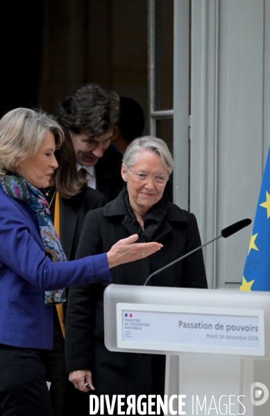 Passation de pouvoir entre Anne Genetet et Elisabeth Borne