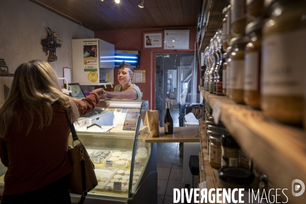 Gent d Aqui, Les gens d ici: Calire DEVOS
