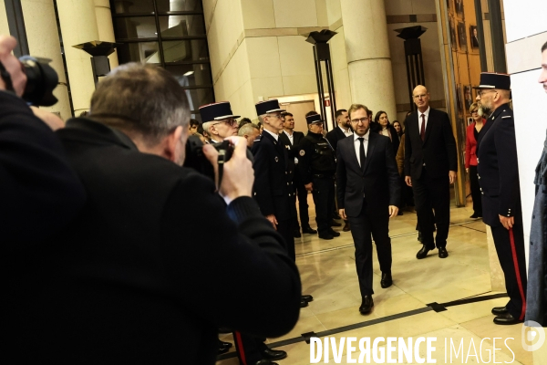 Passation au ministere de l economie et des finances