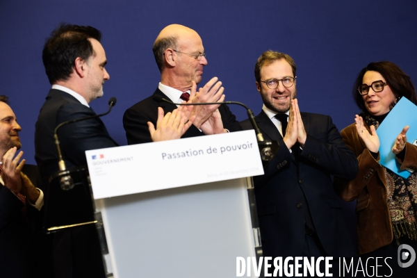 Passation au ministere de l economie et des finances