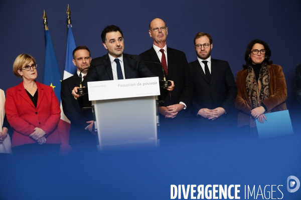 Passation au ministere de l economie et des finances