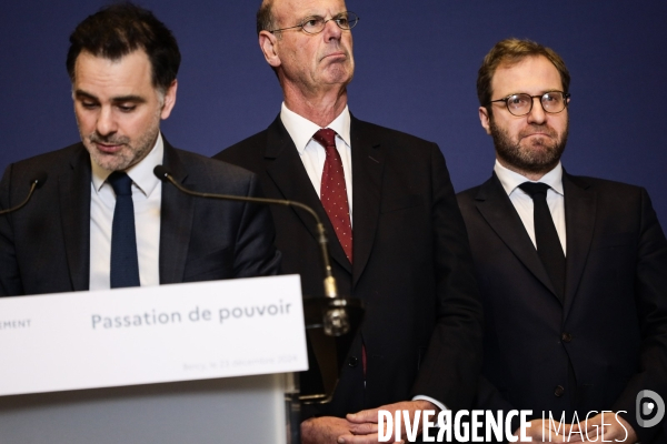 Passation au ministere de l economie et des finances