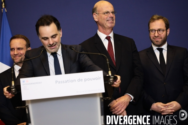 Passation au ministere de l economie et des finances
