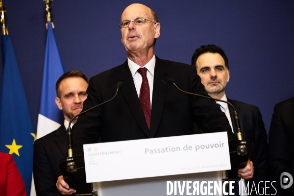 Passation au ministere de l economie et des finances