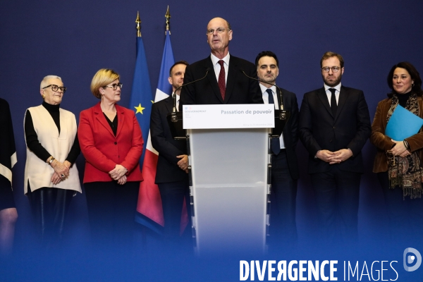 Passation au ministere de l economie et des finances