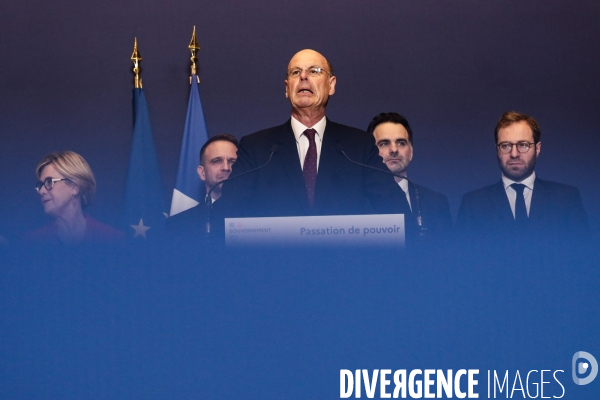 Passation au ministere de l economie et des finances