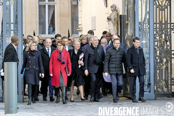 Sortie place Beauvau gouvernement Bayrou apres traditionnel petit dejeuner