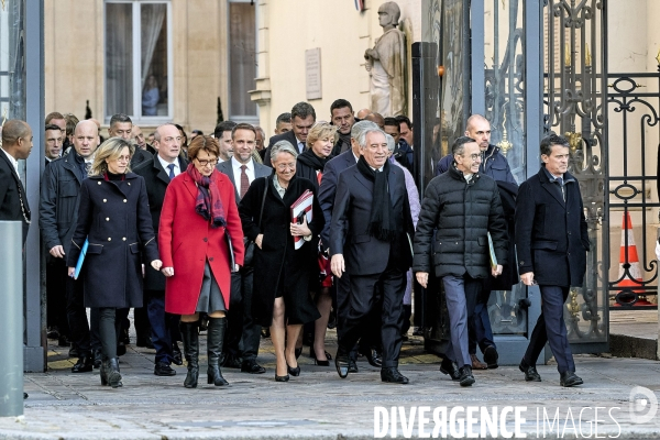 Sortie place Beauvau gouvernement Bayrou apres traditionnel petit dejeuner