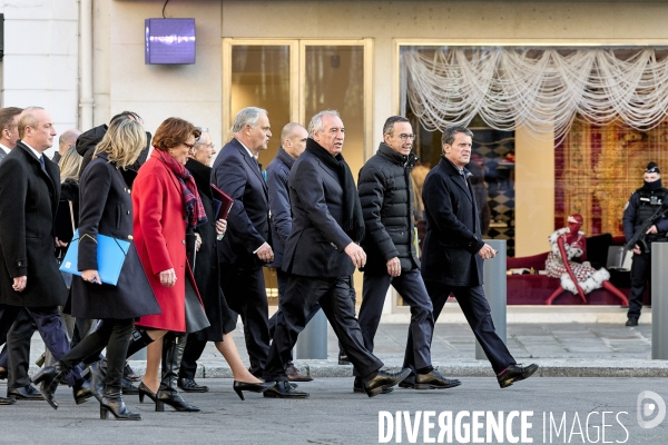 Sortie place Beauvau gouvernement Bayrou apres traditionnel petit dejeuner