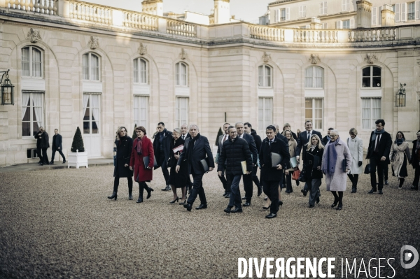 Premier conseil des ministres du gouvernement Bayrou