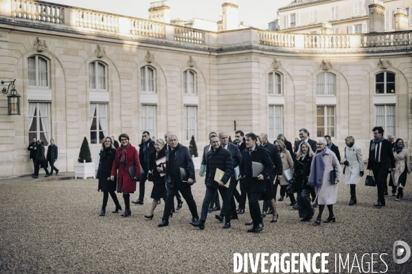 Premier conseil des ministres du gouvernement Bayrou