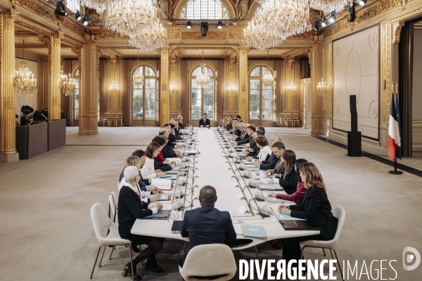 Premier conseil des ministres du gouvernement Bayrou