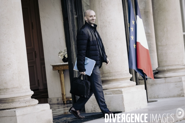 Premier conseil des ministres du gouvernement Bayrou