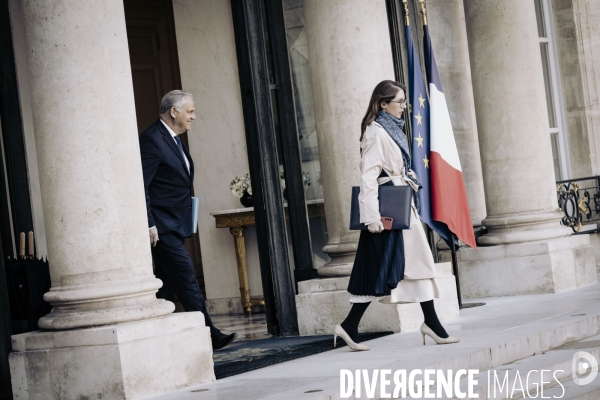 Premier conseil des ministres du gouvernement Bayrou