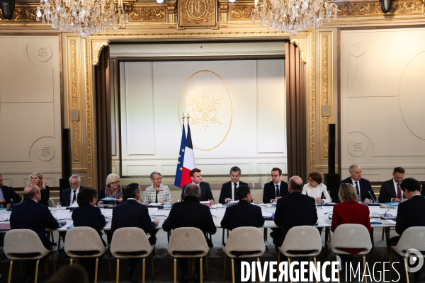1er conseil des ministres du gouvernement bayrou