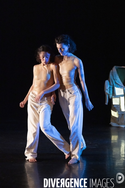 BERNARD de Juliette Bolzer et Allison Faye