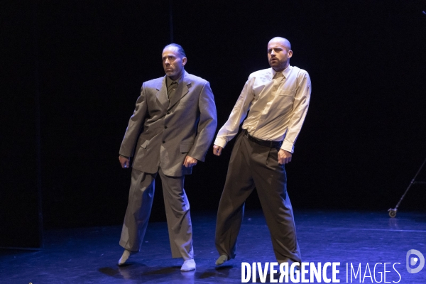 JUSTE UN MOMENT de Christophe West et Gaël Grzeskowiak