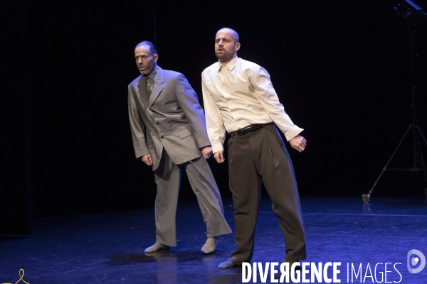 JUSTE UN MOMENT de Christophe West et Gaël Grzeskowiak