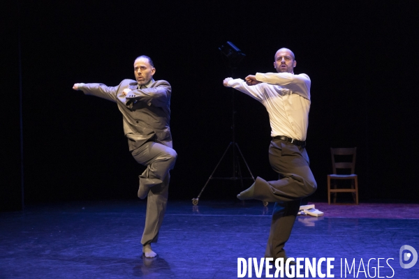 JUSTE UN MOMENT de Christophe West et Gaël Grzeskowiak