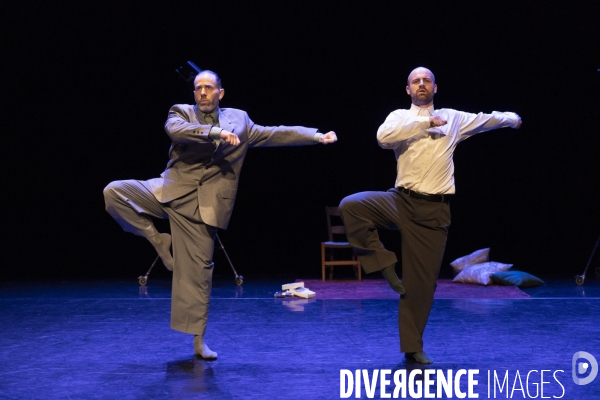 JUSTE UN MOMENT de Christophe West et Gaël Grzeskowiak