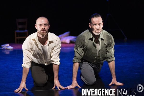 JUSTE UN MOMENT de Christophe West et Gaël Grzeskowiak