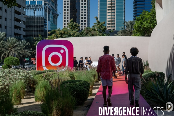 Logos de résaux sociaux : X, TikTok, Instagram, Linkedin...