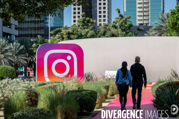 Logos de résaux sociaux : X, TikTok, Instagram, Linkedin...