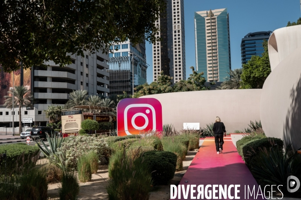 Logos de résaux sociaux : X, TikTok, Instagram, Linkedin...