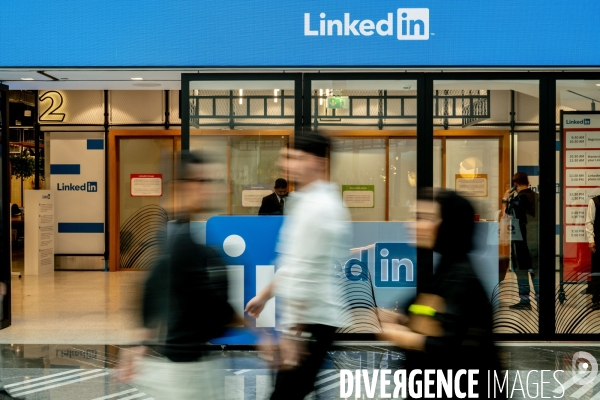 Logos de résaux sociaux : X, TikTok, Instagram, Linkedin...