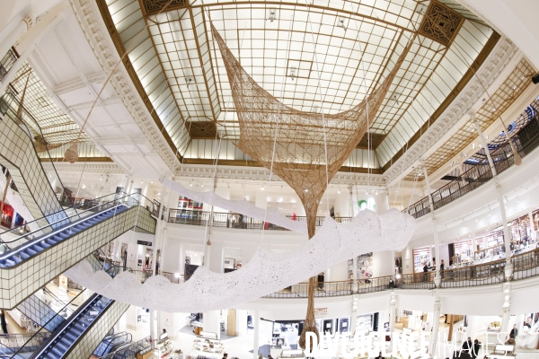 Le serpent ernesto neto au bon marche