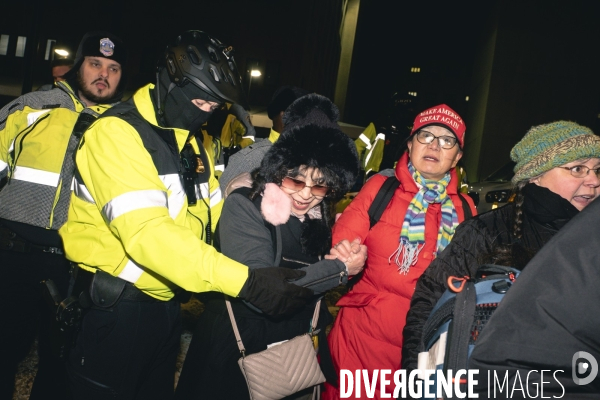 Investiture de Donald Trump - L attente de la libération des insurgés du Capitole à Washington.