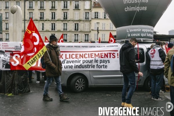 Rassemblement de la CGT contre les licenciements