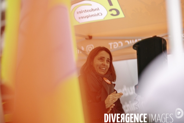 Rassemblement de la CGT contre les licenciements