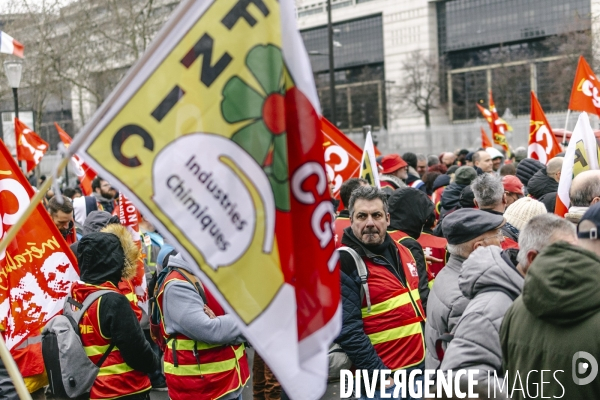 Rassemblement de la CGT contre les licenciements