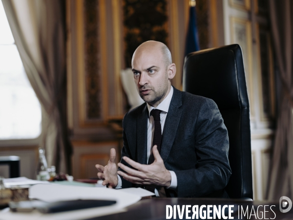 Portrait de Jean-Noel Barrot, ministre des Affaires étrangères.
