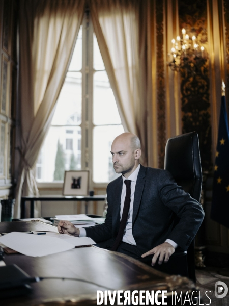 Portrait de Jean-Noel Barrot, ministre des Affaires étrangères.
