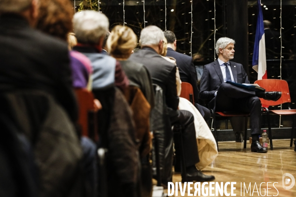 LAURENT WAUQUIEZ EN deplacement a l hay-les-roses aupres du depute vincent jeanbrun.