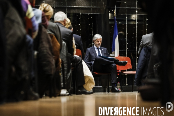 LAURENT WAUQUIEZ EN deplacement a l hay-les-roses aupres du depute vincent jeanbrun.