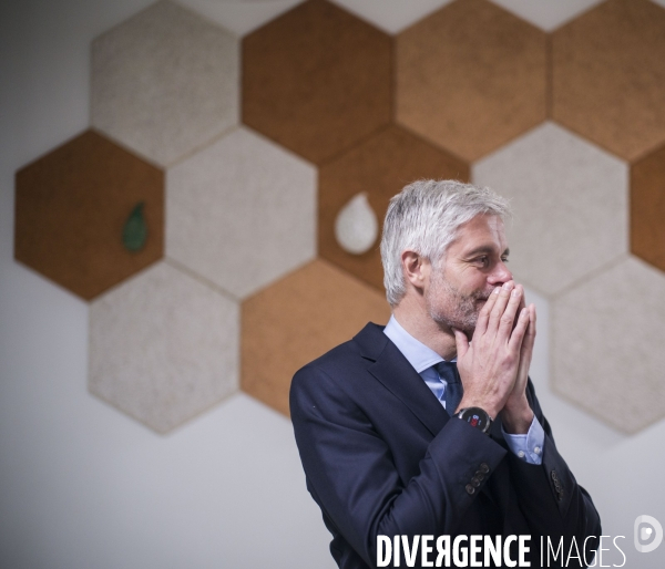 LAURENT WAUQUIEZ EN deplacement a l hay-les-roses aupres du depute vincent jeanbrun.