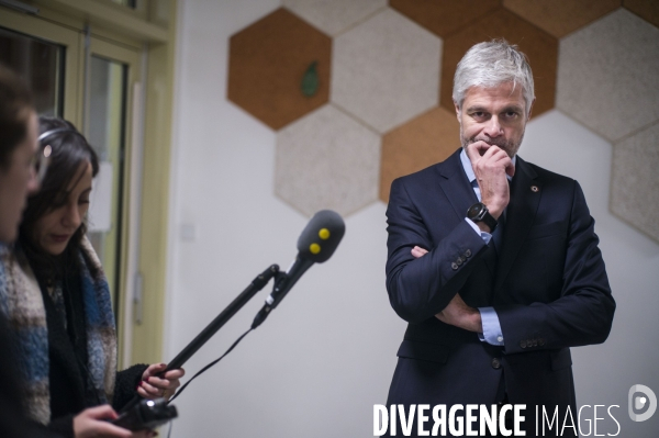 LAURENT WAUQUIEZ EN deplacement a l hay-les-roses aupres du depute vincent jeanbrun.