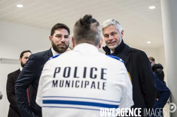 LAURENT WAUQUIEZ EN deplacement a l hay-les-roses aupres du depute vincent jeanbrun.