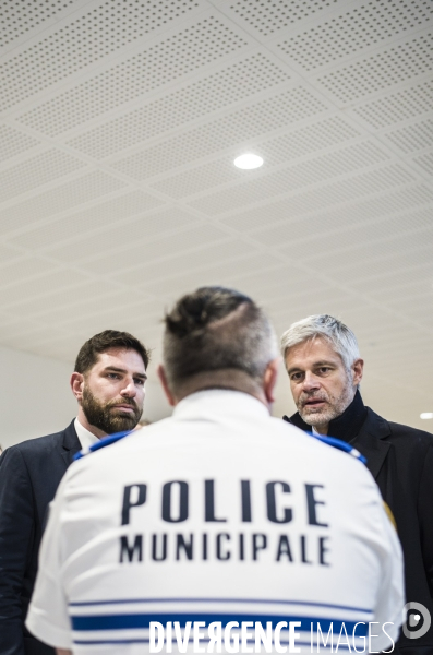 LAURENT WAUQUIEZ EN deplacement a l hay-les-roses aupres du depute vincent jeanbrun.