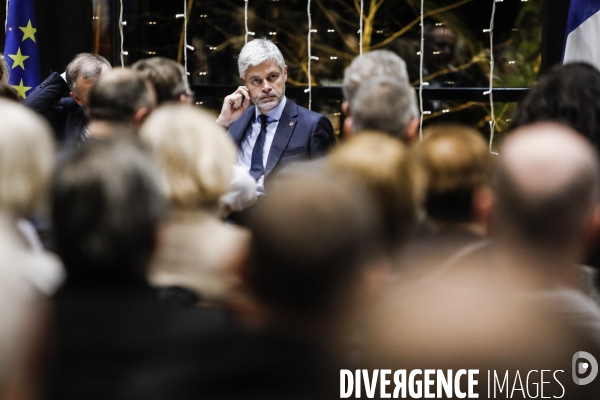 Laurent wauquiez en rencontre aupres des militants les republicains a maisons-alfort.