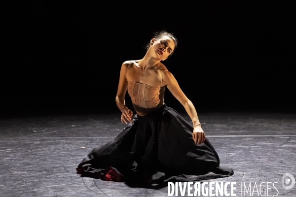 REVUE de  Sarah Adjou