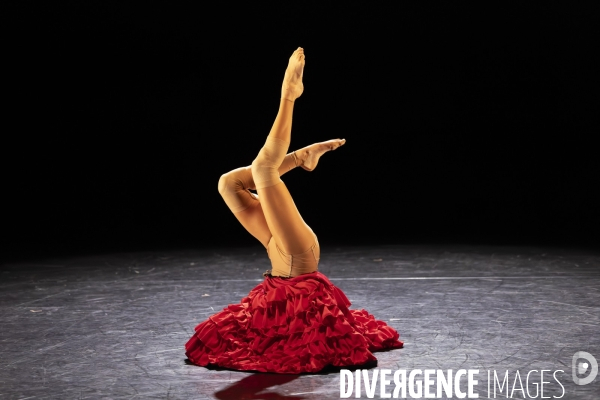 REVUE de  Sarah Adjou