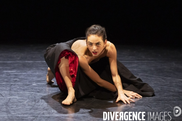 REVUE de  Sarah Adjou