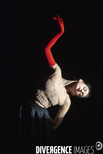 REVUE de  Sarah Adjou