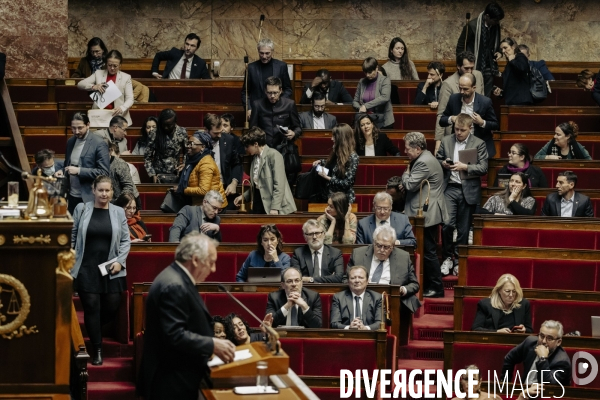 49.3 pour le Budget et la Sécurité sociale.