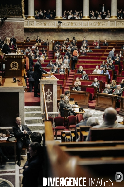 49.3 pour le Budget et la Sécurité sociale.