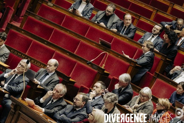 49.3 pour le Budget et la Sécurité sociale.